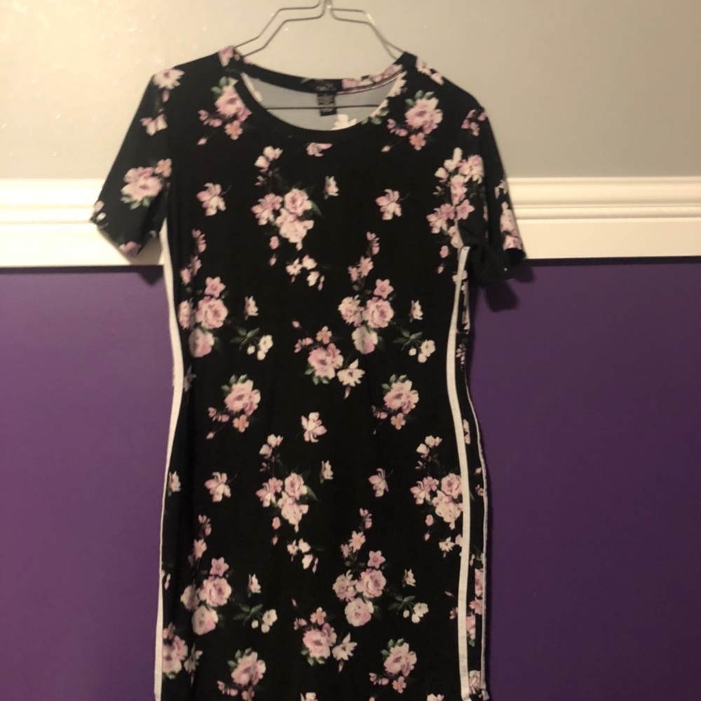 Cute floral rue21 dress